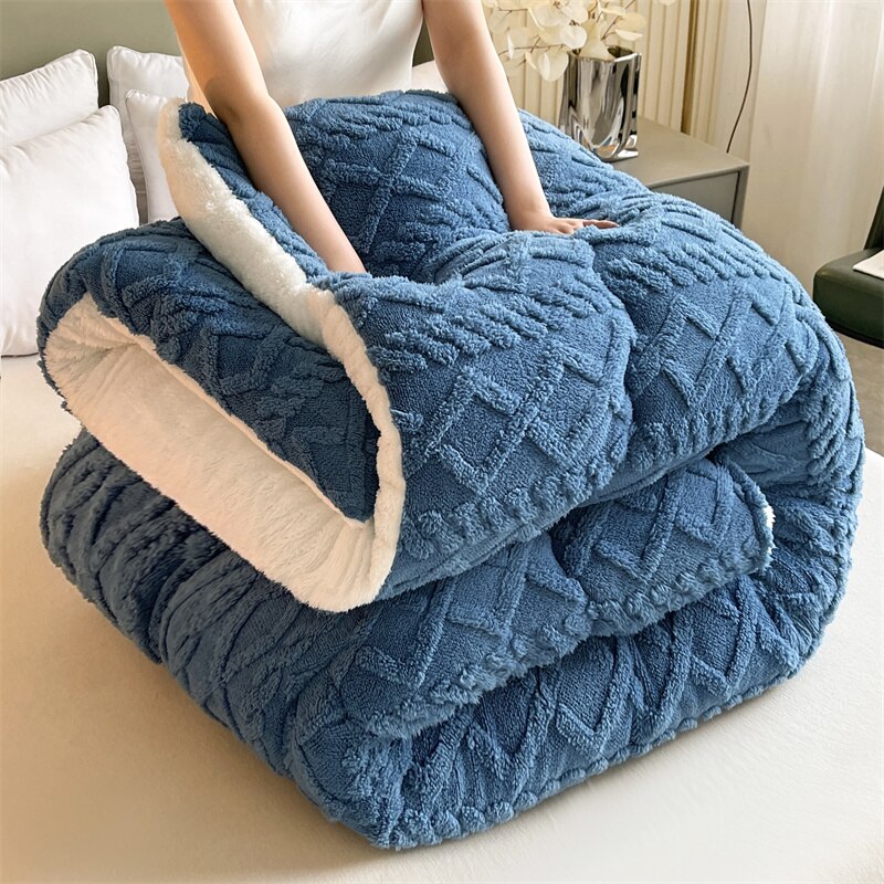 Super-Thick-Warm-Comforter-for-Winter-Polyester-Sherpa-Blanket-for-Bed-Weighted-Blanekts-Warm-Quilted-Comforters-1