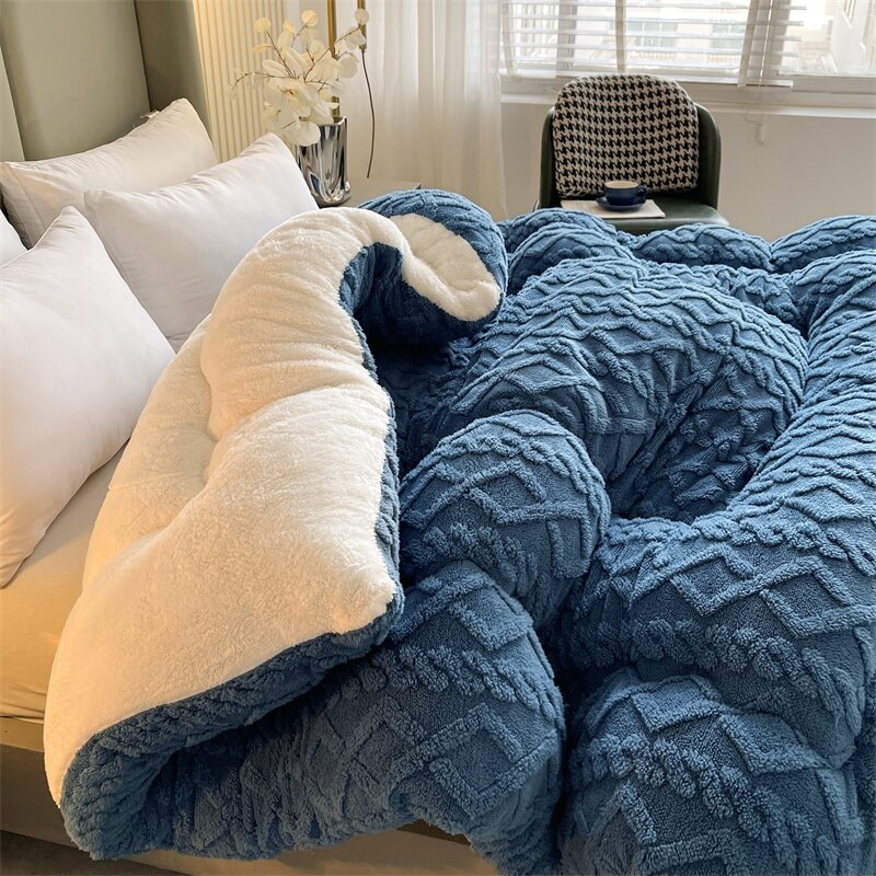 Super-Thick-Warm-Comforter-for-Winter-Polyester-Sherpa-Blanket-for-Bed-Weighted-Blanekts-Warm-Quilted-Comforters-2