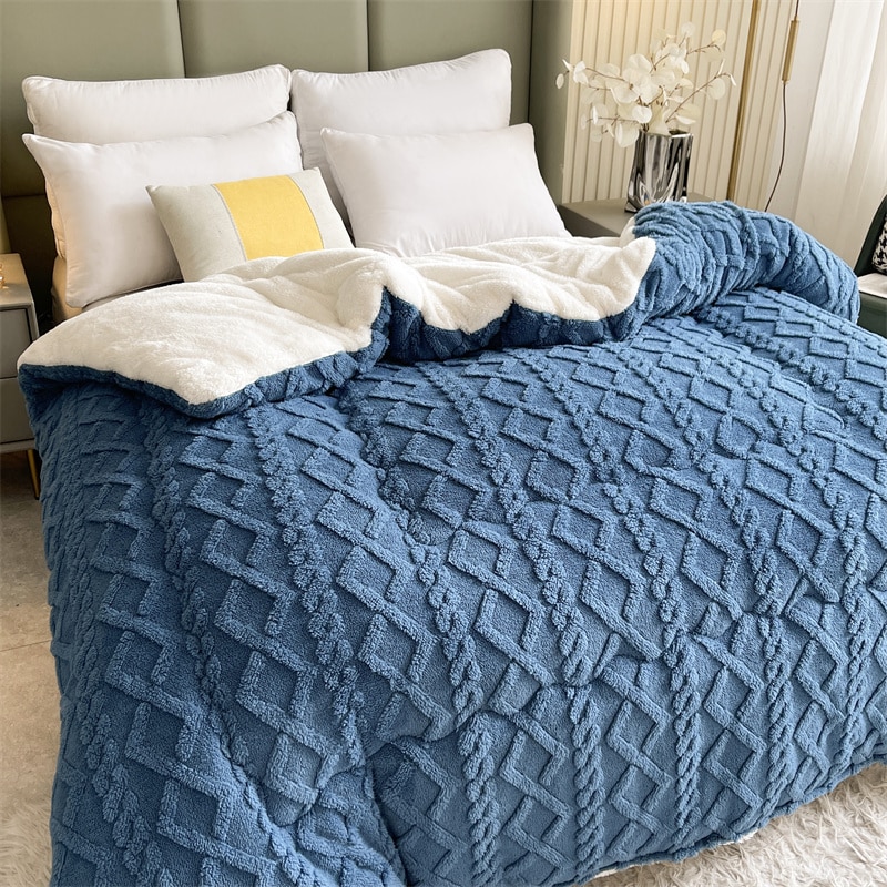 Super-Thick-Warm-Comforter-for-Winter-Polyester-Sherpa-Blanket-for-Bed-Weighted-Blanekts-Warm-Quilted-Comforters-3