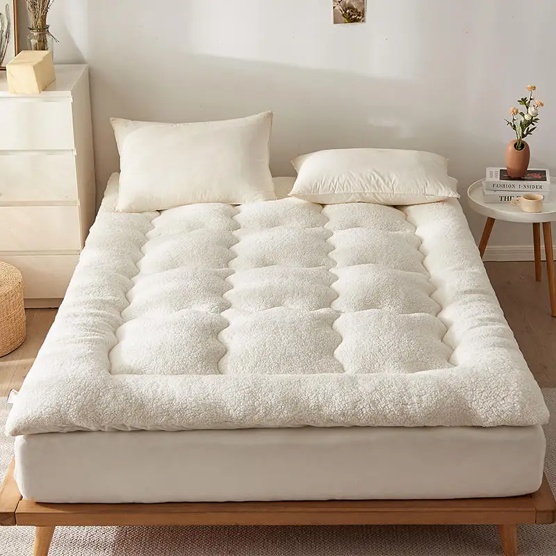 Lamb-fleece-mattress-soft-cushion-household-winter-thickened-student-single-double-dormitory-milk-fleece-bedding-mattress-5